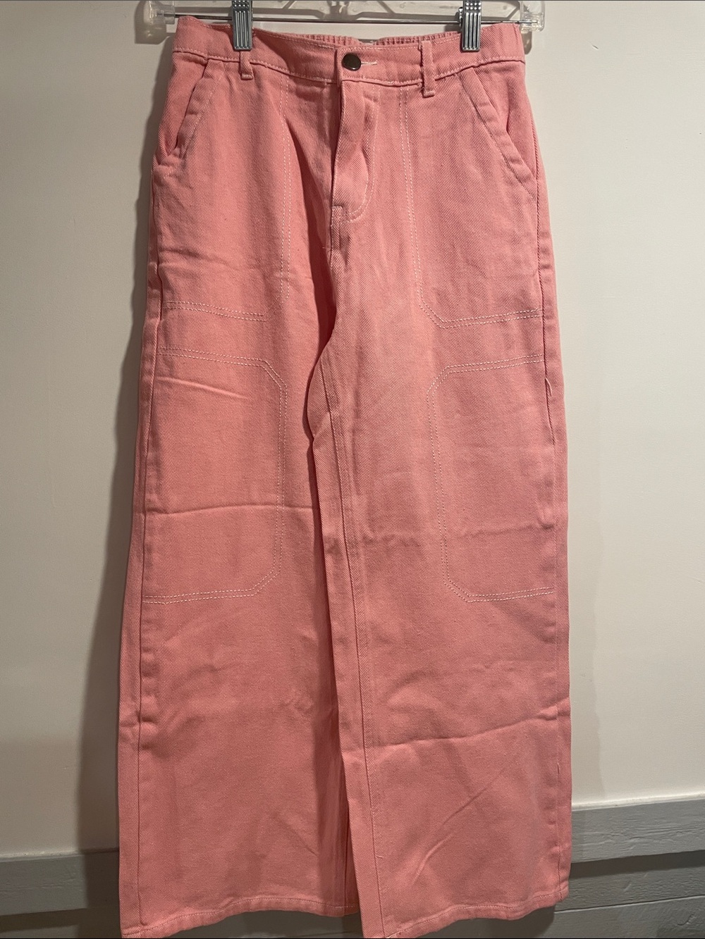 NWOT Wide-Leg Pink Denim Women's Jeans - Soft Flare Cargo Style